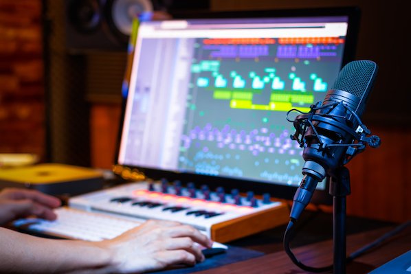 The 5 Best Podcast Editing Software, According to HubSpot's Senior Podcast  Producer