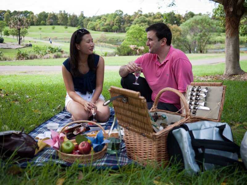 What to Wear on a First Date (For Men) - Outfit Ideas HQ